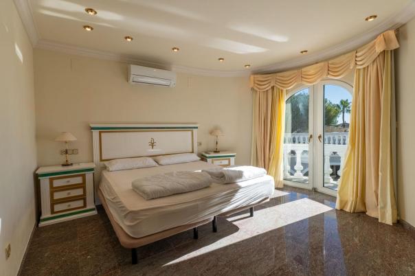 5 bed villa in Benissa