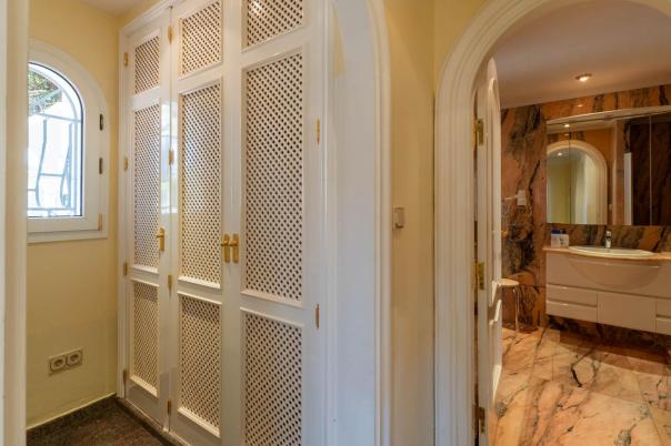 5 bed villa in Benissa