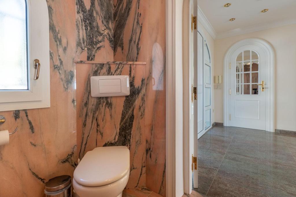 5 bed villa in Benissa