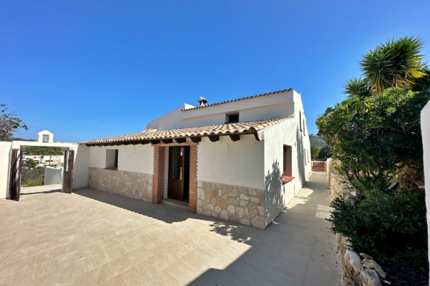 6 bed villa in Moraira