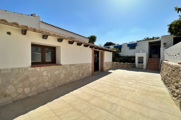 6 bed villa in Moraira