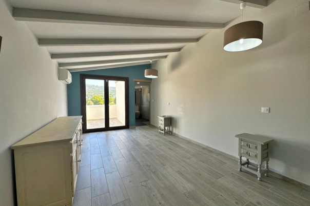 6 bed villa in Moraira