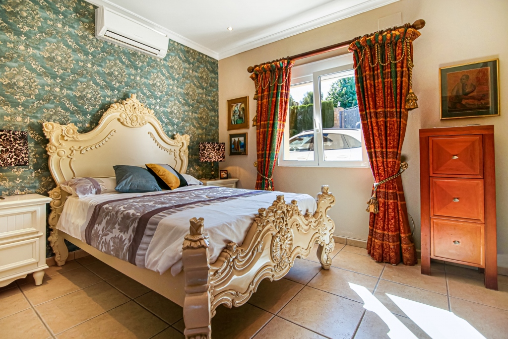 6 bed villa in Denia
