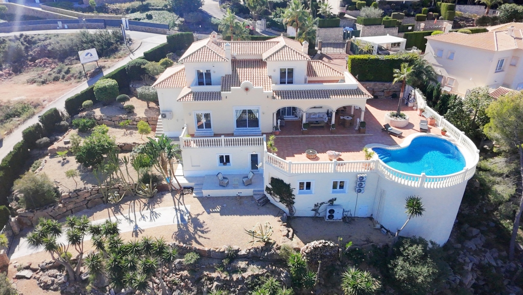6 bed villa in Denia