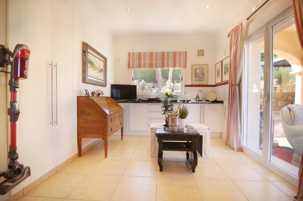6 bed villa in Denia