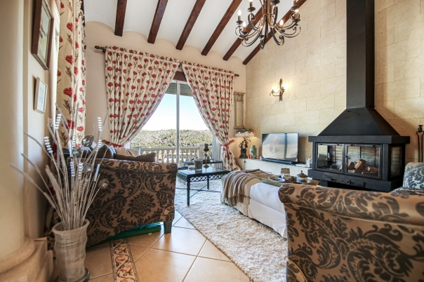 6 bed villa in Denia