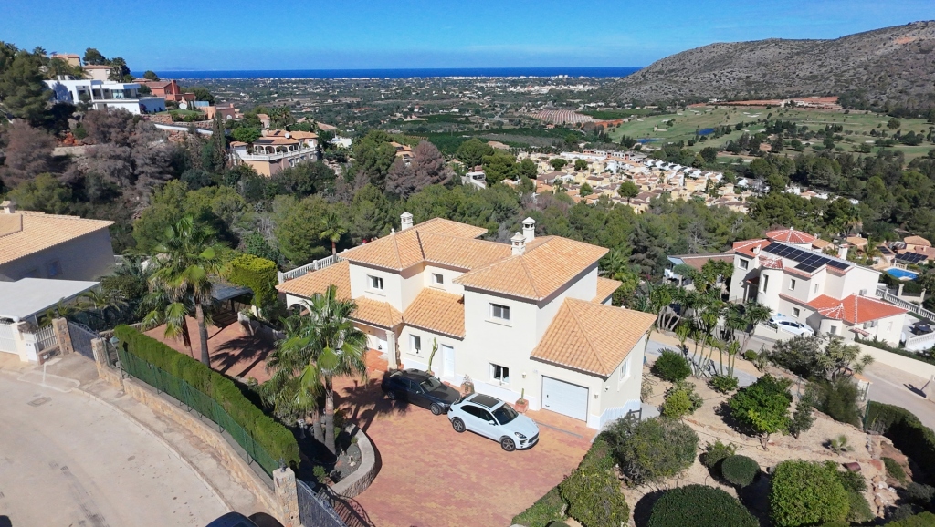 6 bed villa in Denia