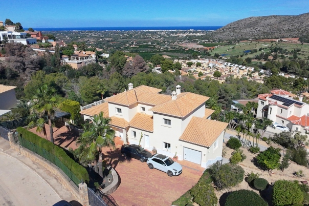 6 bed villa in Denia