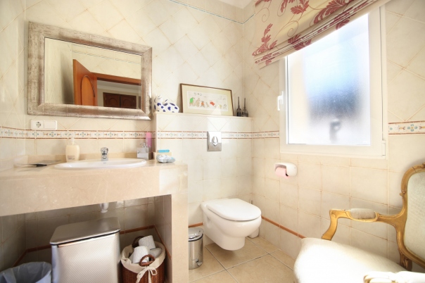 6 bed villa in Denia