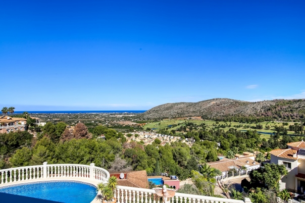 6 bed villa in Denia