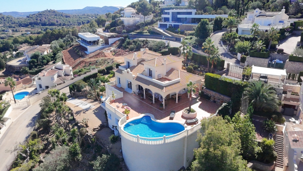 6 bed villa in Denia