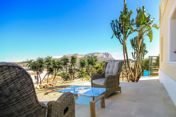 6 bed villa in Denia