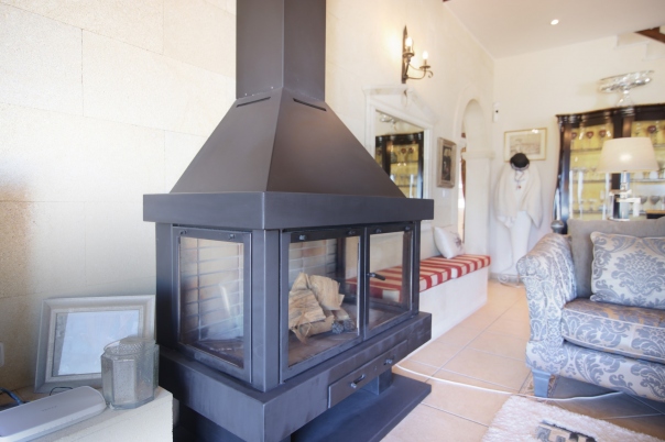 6 bed villa in Denia