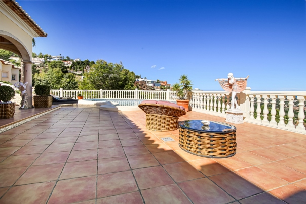 6 bed villa in Denia