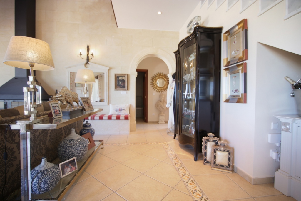 6 bed villa in Denia