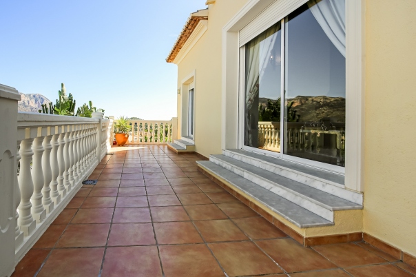 6 bed villa in Denia