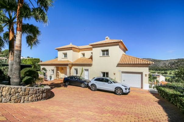 6 bed villa in Denia