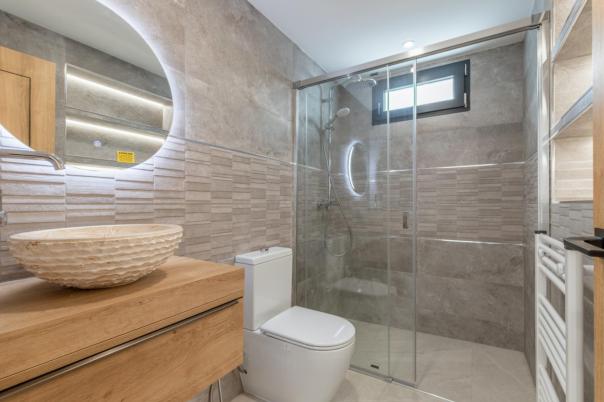 6 bed villas in Albir