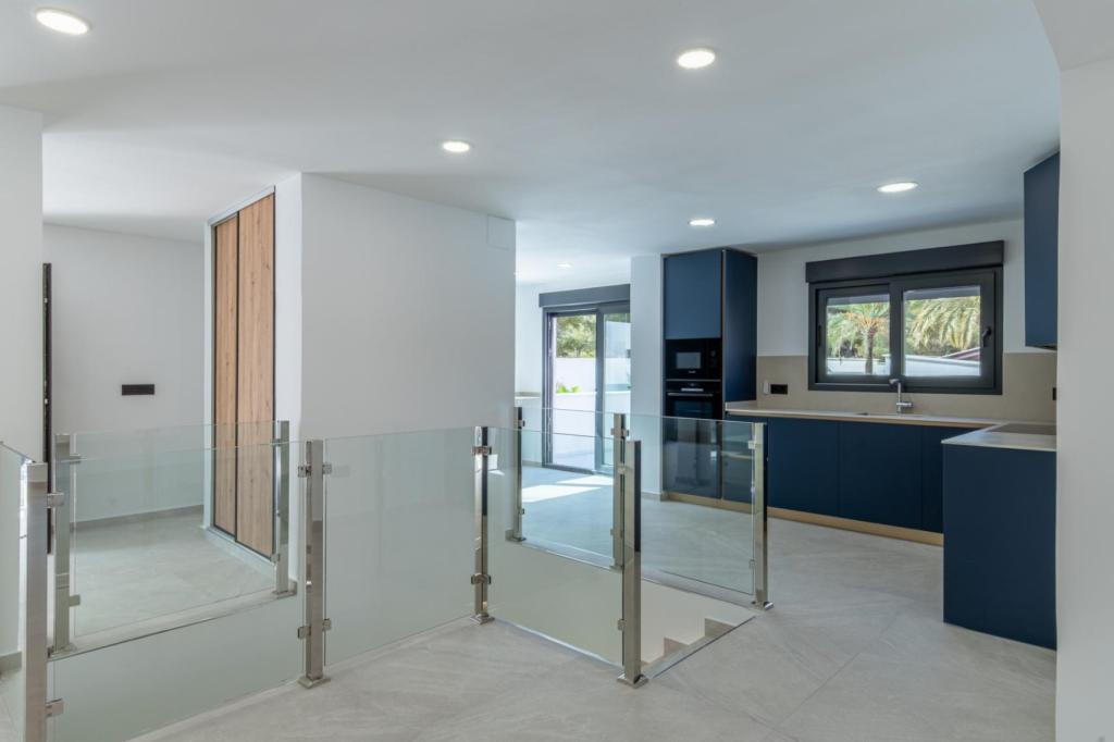 6 bed villas in Albir