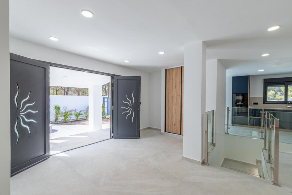 6 bed villas in Albir