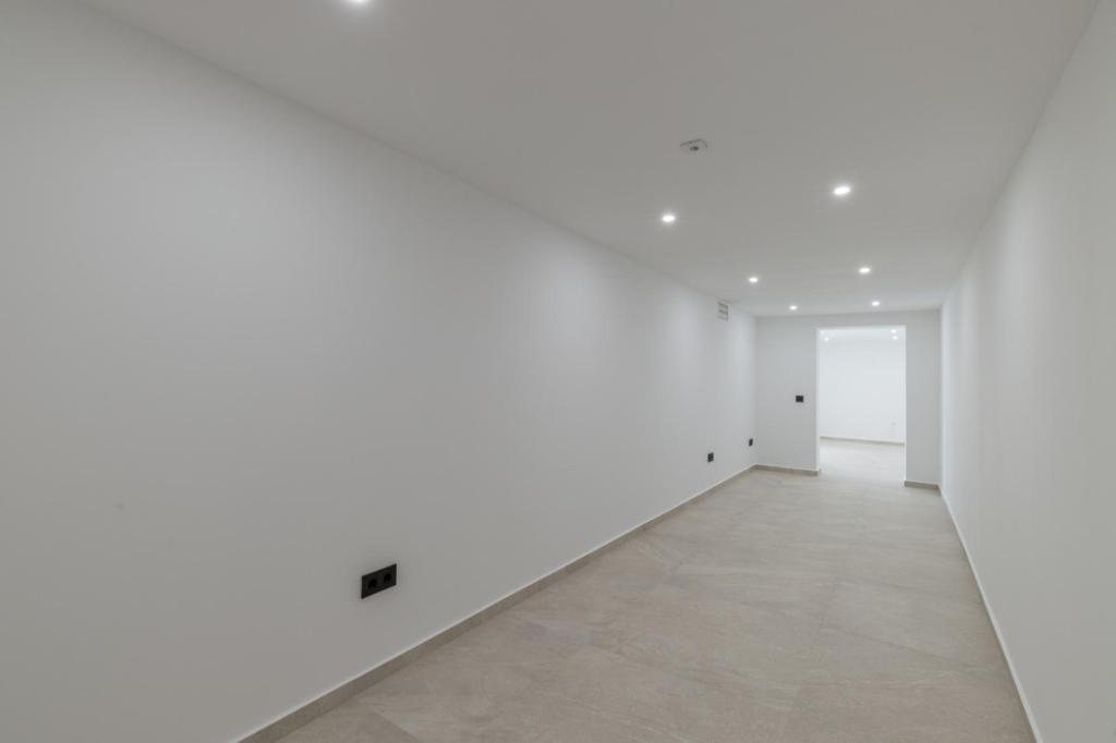 6 bed villas in Albir
