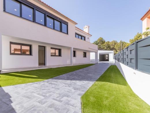6 bed villas in Albir
