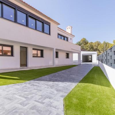 6 bed villas in Albir
