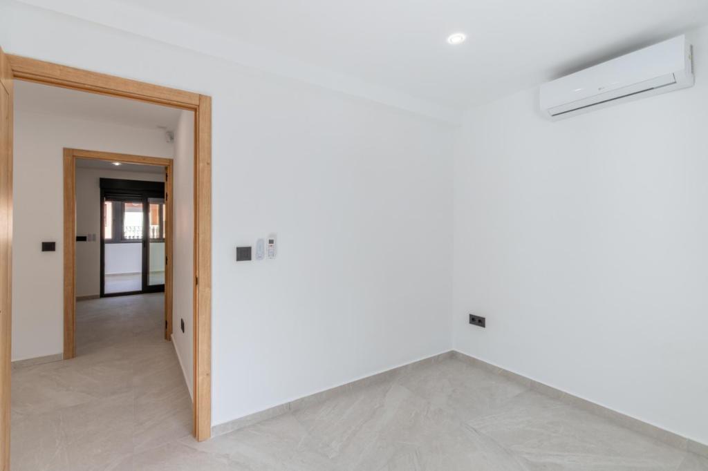 6 bed villas in Albir