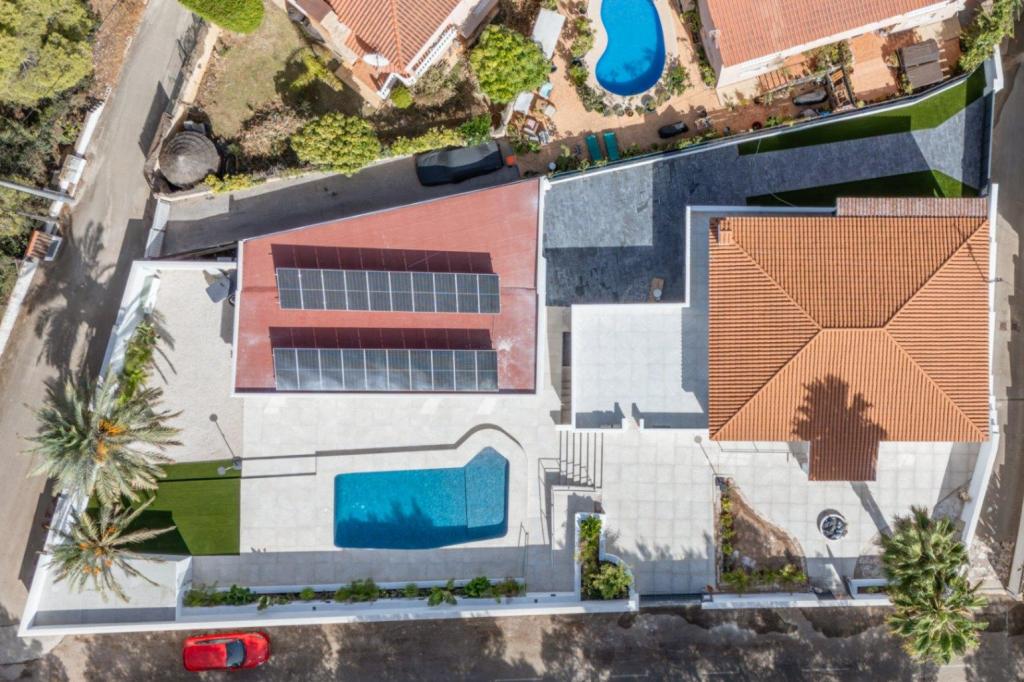 6 bed villas in Albir