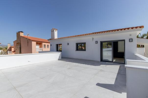 6 bed villas in Albir