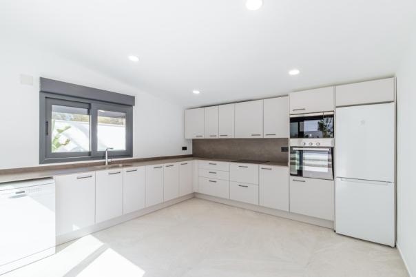 6 bed villas in Albir
