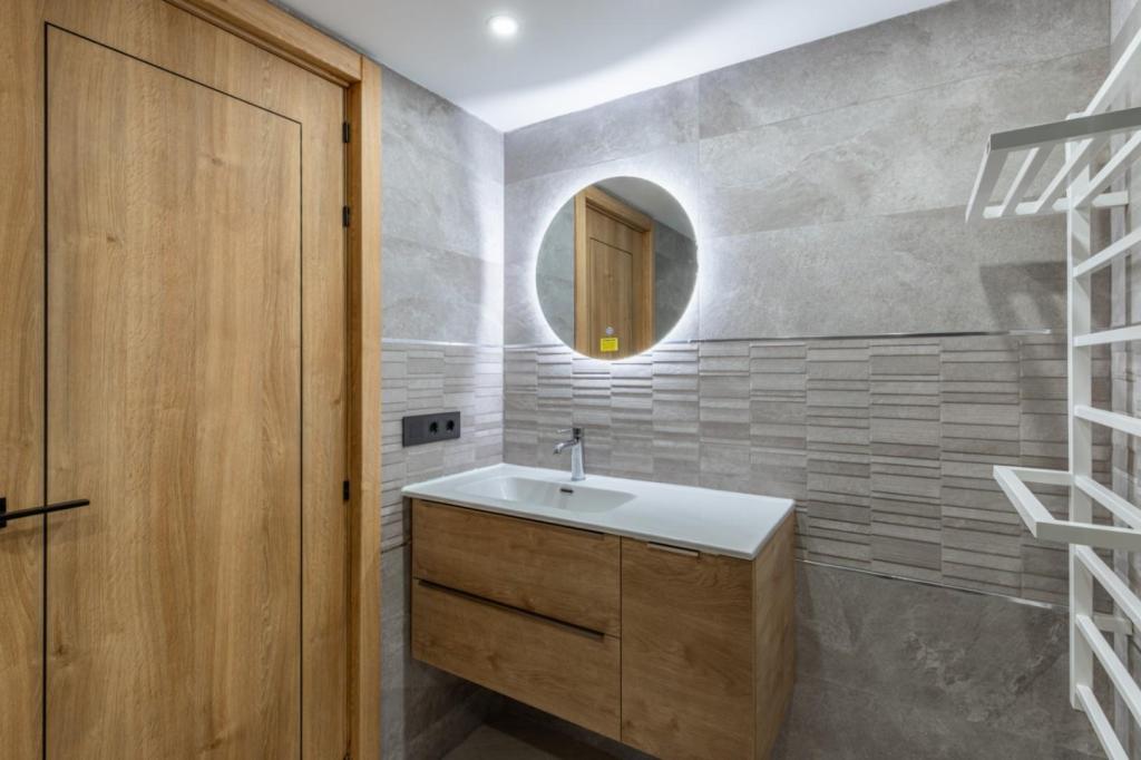 6 bed villas in Albir