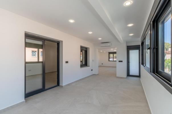 6 bed villas in Albir