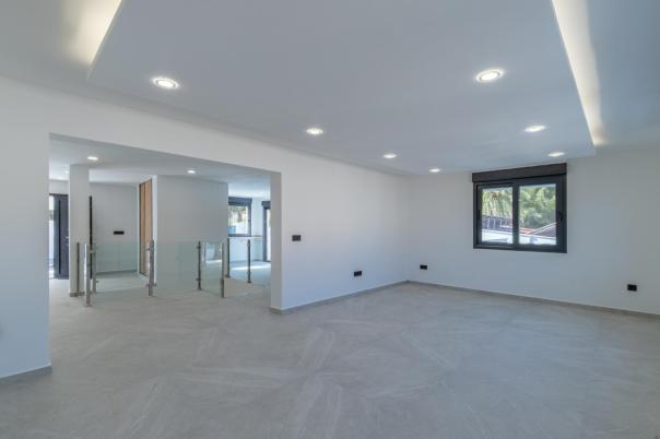 6 bed villas in Albir