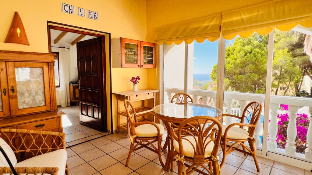 4 bed villa in Benitachell