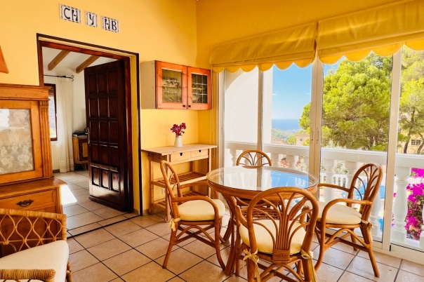 4 bed villa in Benitachell