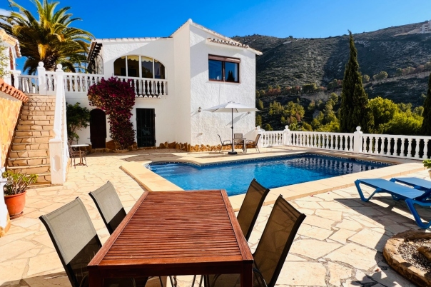 4 bed villa in Benitachell