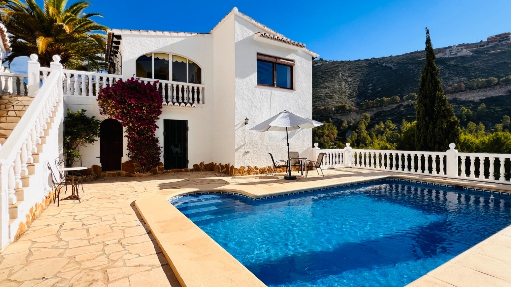 4 bed villa in Benitachell