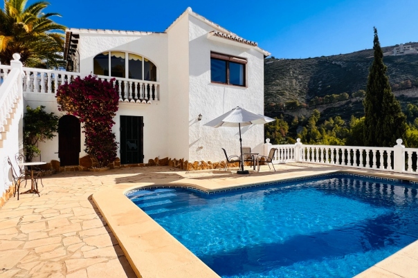 4 bed villa in Benitachell