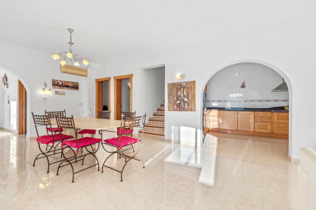 4 bed villa in Altea