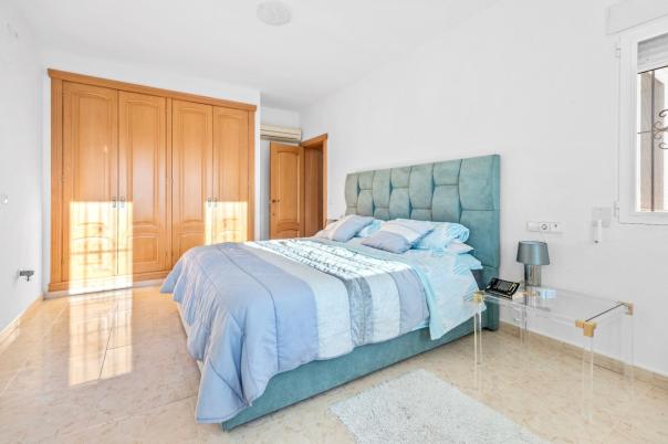 4 bed villa in Altea