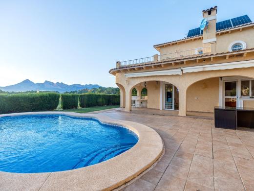 4 bed villa in Altea