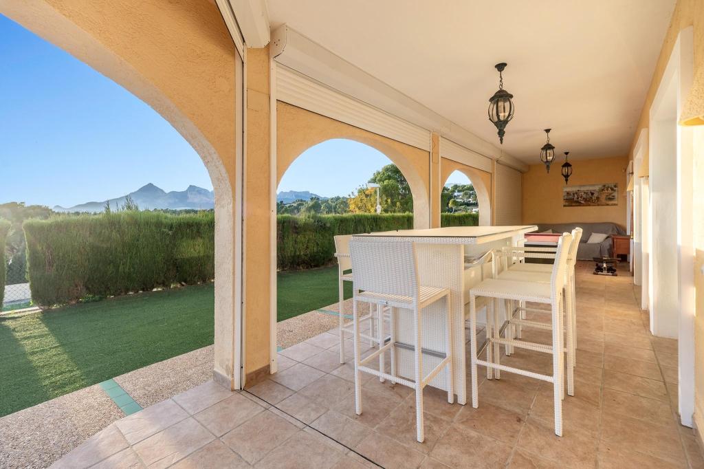 4 bed villa in Altea
