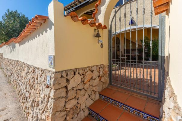 4 bed villas in Moraira