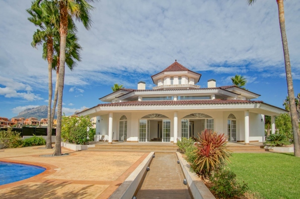 5 bed villa in Alfaz del Pi