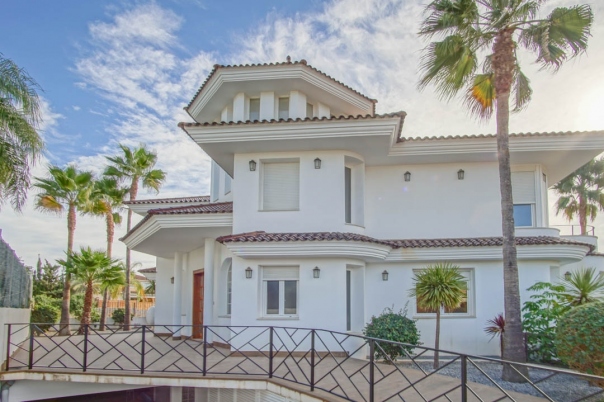 5 bed villa in Alfaz del Pi