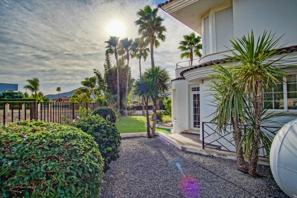 5 bed villa in Alfaz del Pi