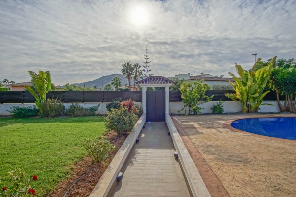 5 bed villa in Alfaz del Pi