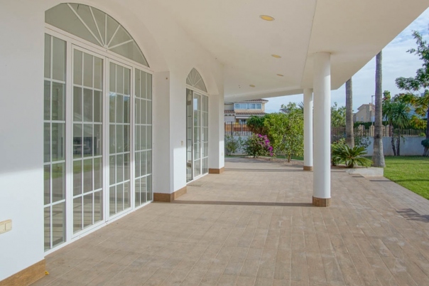5 bed villa in Alfaz del Pi