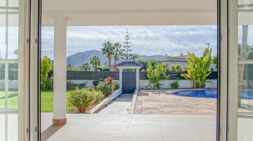 5 bed villa in Alfaz del Pi